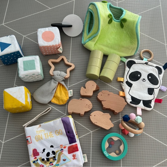 Lot of various Kiwico infant developmental toys - Picture 2 of 5